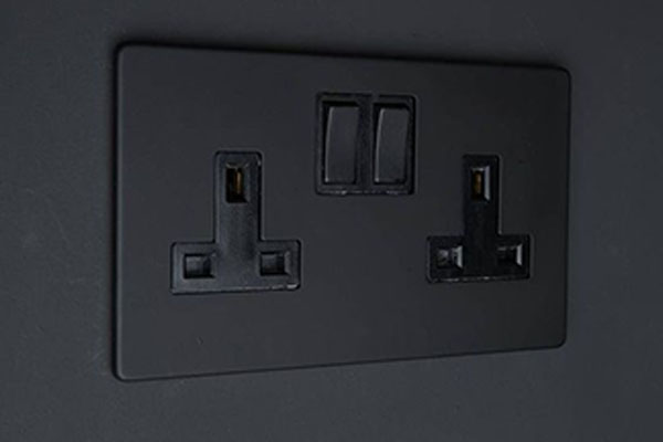 BLACK_SOCKET